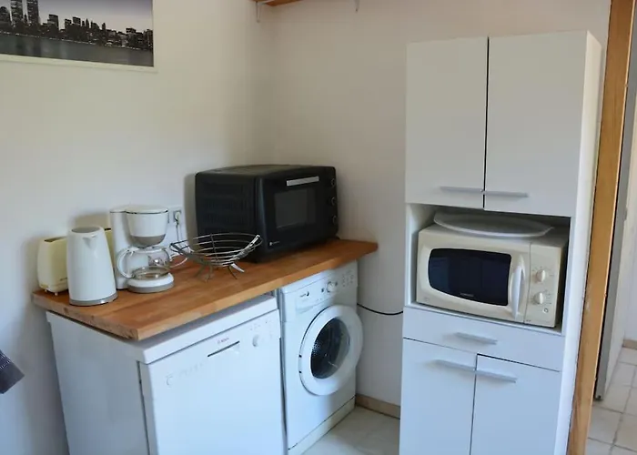 Maisonnette En Provence Climatisee, Wifi, Parking